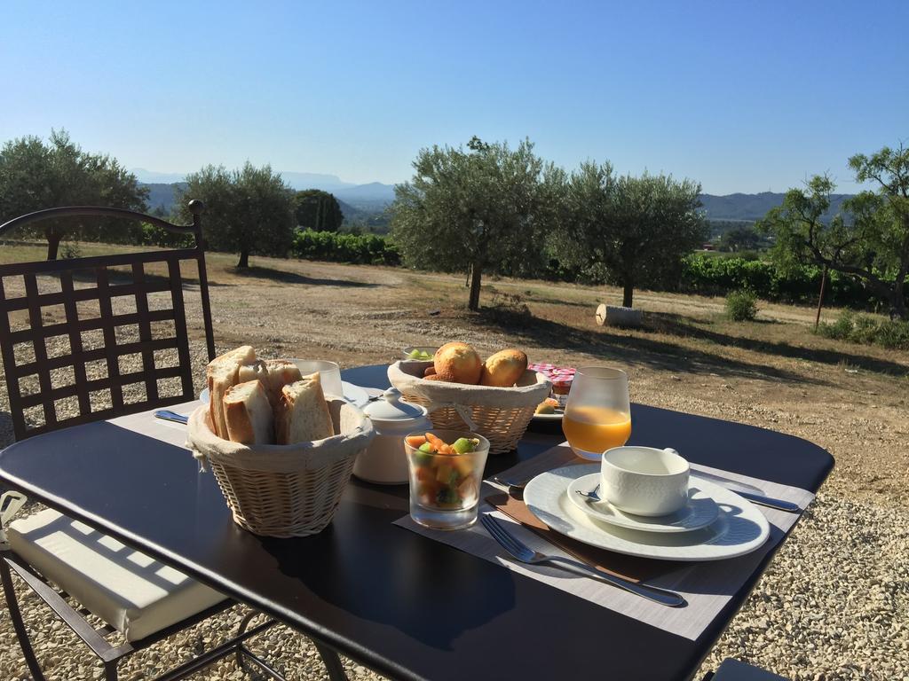 Bed and Breakfast La Rivayne Lourmarin Esterno foto