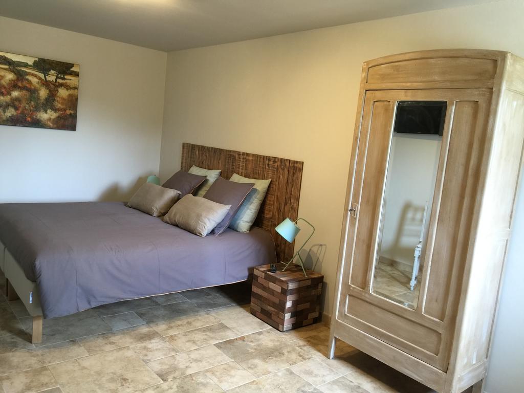Bed and Breakfast La Rivayne Lourmarin Esterno foto